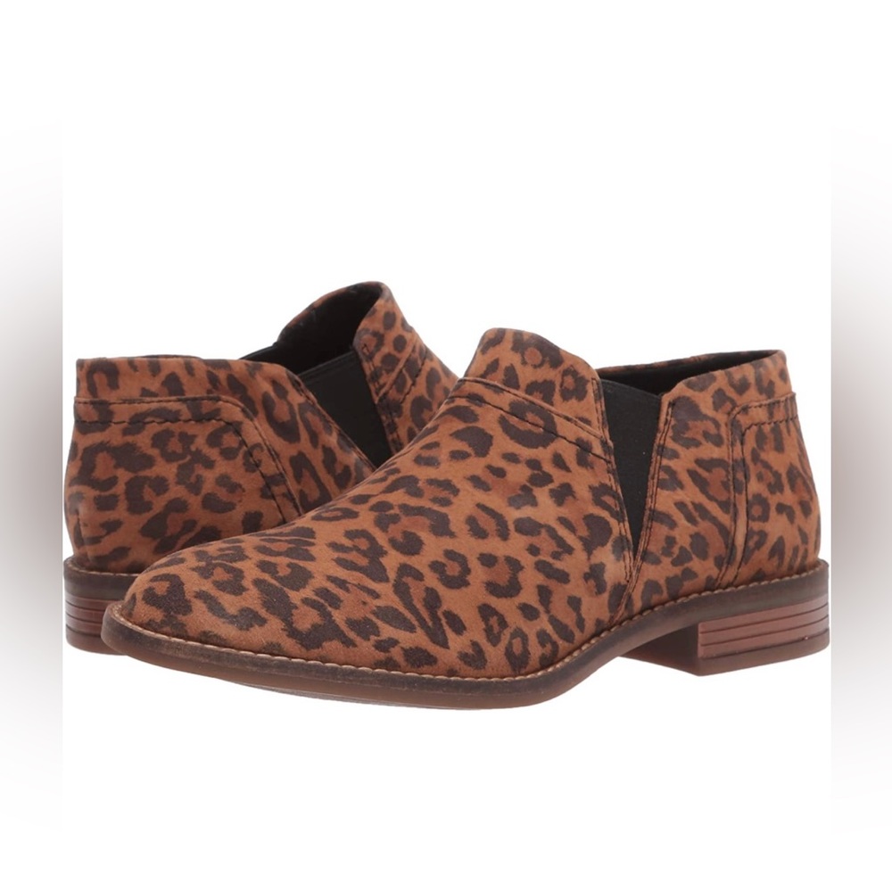 Clarks. Leather ankle booties. Leopard print. Sz 6.5 Worn once. Great condition